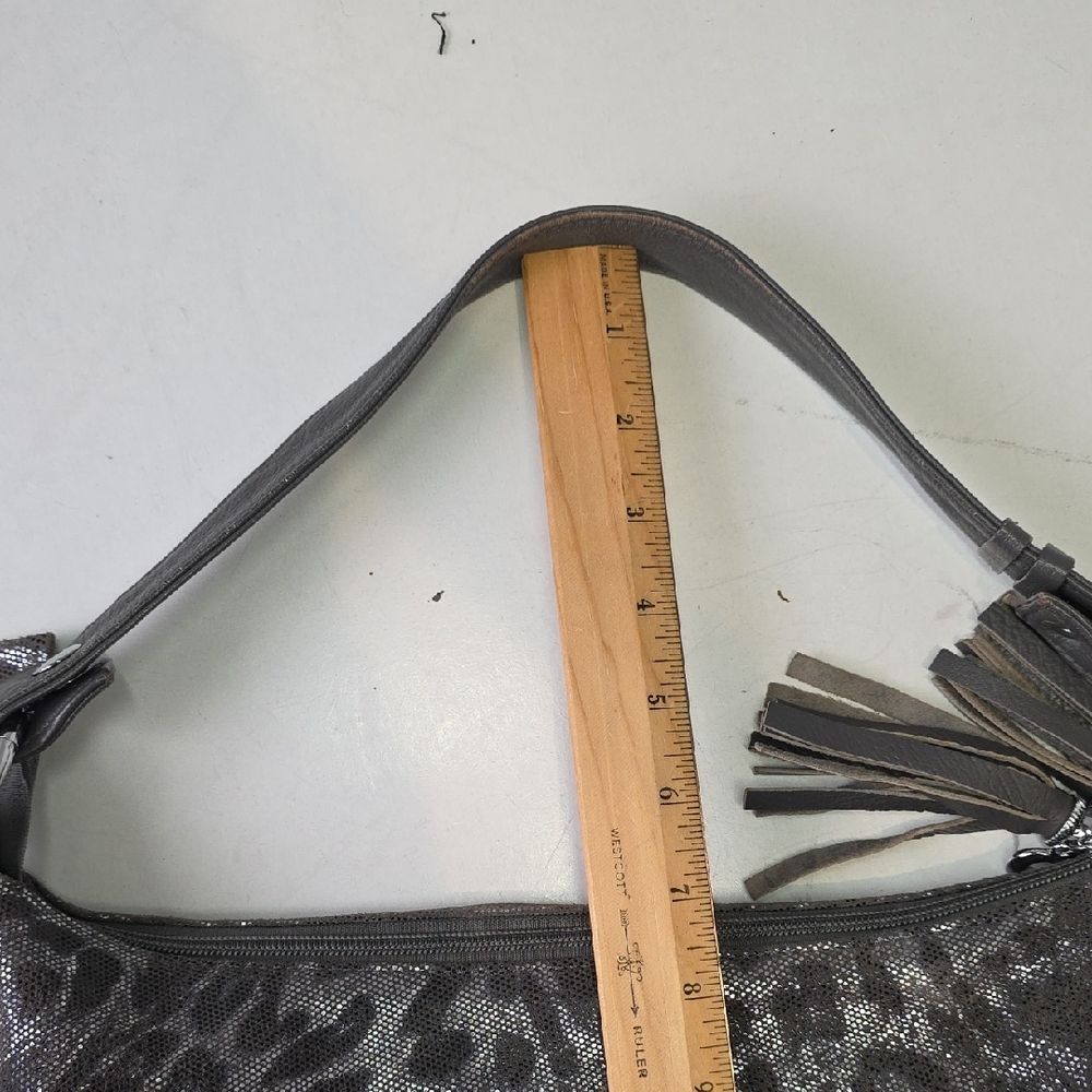 Elegant Silver Gray Leopard Print Leather Shoulder Bag - Picture 8 of 12